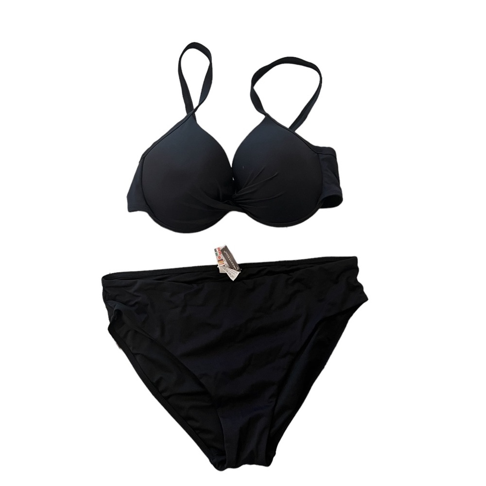 MOONTIDE Black Bikini

NWOT

No rip, stains, or alterations